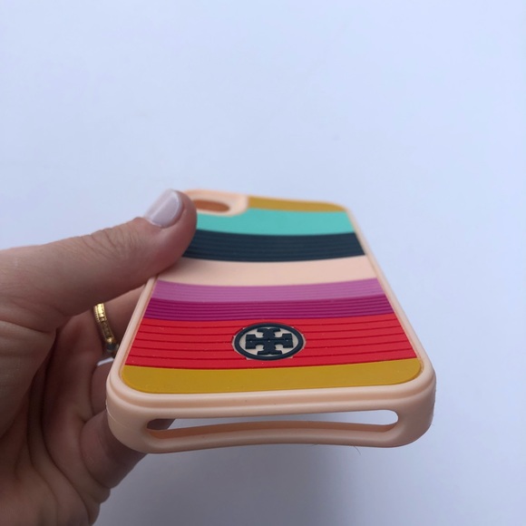 Tory Burch striped silicone phone case - Picture 5 of 7
